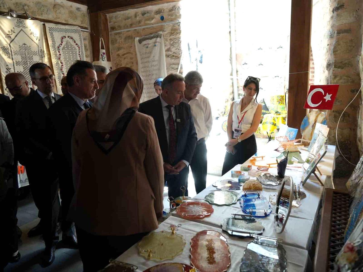 Kastamonu'da KYK yurtları öğrencilerinin el emeği sergisi yoğun ilgi gördü