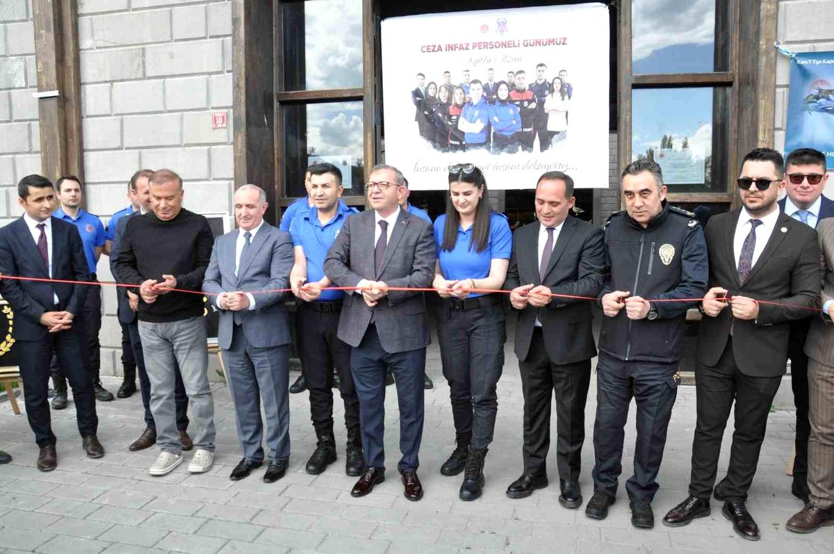 Kars'ta Ceza İnfaz Kurumları eğitim sergisi açıldı