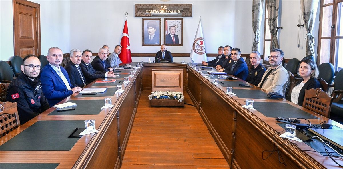Kastamonu'da Okul ve Çevresi Güvenlik Tedbirleri İl Yürütme Kurulu Toplantısı yapıldı