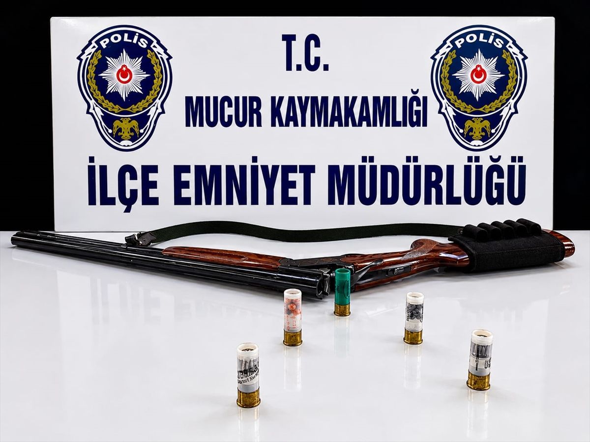 Kırşehir'de ruhsatsız kuru sıkı tabanca ve av tüfeği ele geçirildi