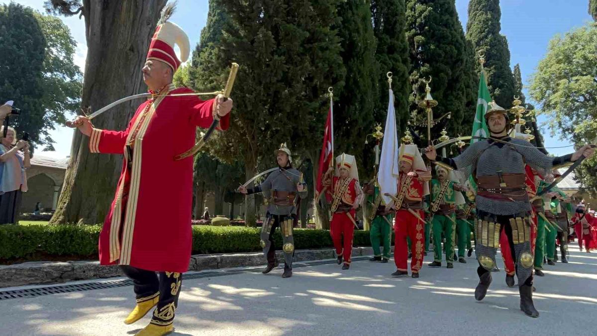 Mehter geleneği 3 sarayda yeniden başladı