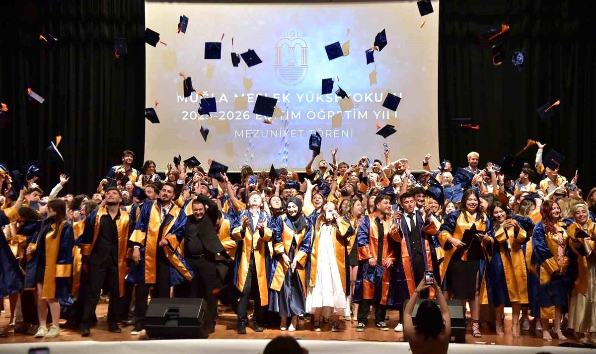 MSKÜ Muğla Meslek Yüksekokulu 2025-2026 Mezuniyet Töreni Coşkuyla Gerçekleşti