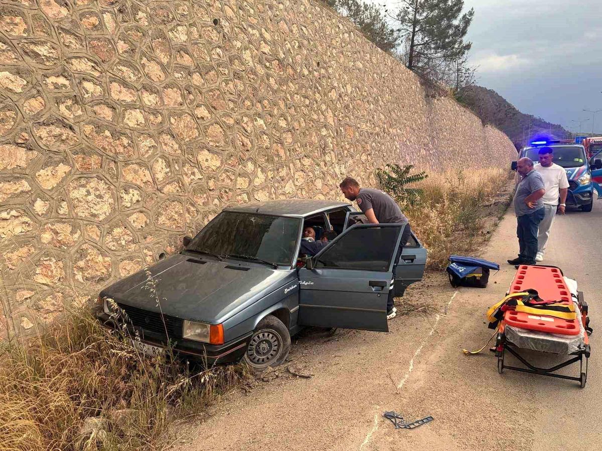 Otomobil şarampole uçtu: 1 yaralı