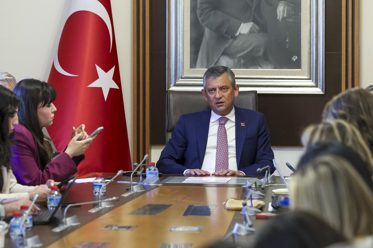 Özgür Özel ilk kez açıkladı: Yeni bir parti var, ikincisini de hazırlamak gerekebilir