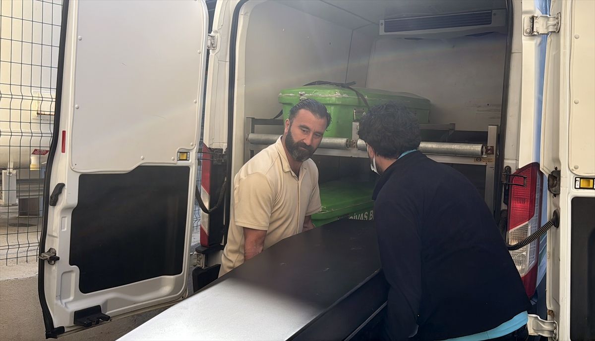 Sivas'ta KKKA hastalığı şüphesiyle tedavi gören kadın hayatını kaybetti