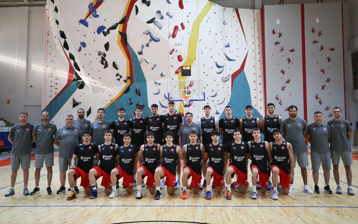 20 Yaş Altı Erkek Basketbol Milli Takımı, Avrupa Şampiyonası için Çanakkale'de kampa girdi