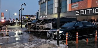 Bakırköy'de çıkan yangında lüks otomobiller yandı