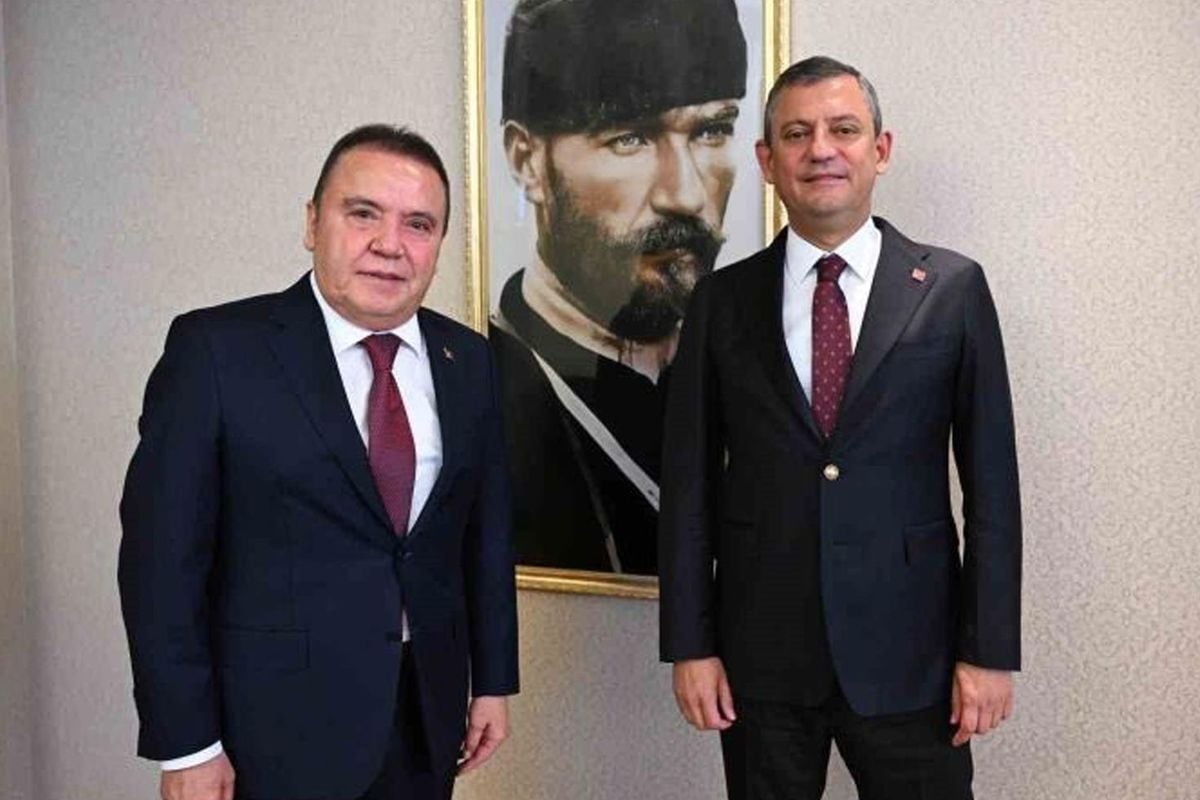 Muhittin Böcek'ten yeni ifade: Özgür Özel'in talimatıyla Ferdi Zeyrek'e 950 bin Euro nakit para verdim