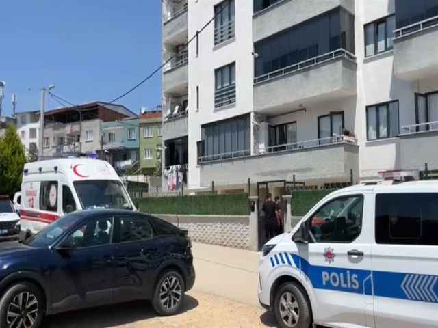 قالت إنها ستطلقني واتصلت بأسرتها، فطعنتها وخرجت