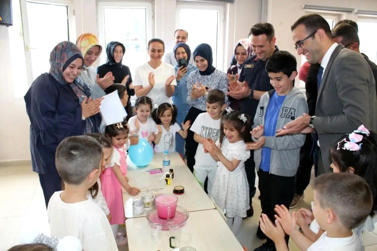 Boyabat'ta miniklerden bilim şöleni