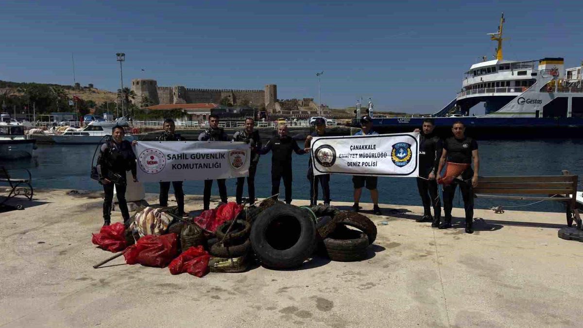Bozcaada Limanı'nda deniz dibi temizliği gerçekleştirildi