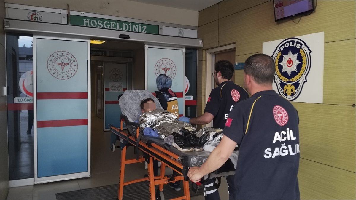 Bursa'da derede mahsur kalan çocuk, itfaiye ve jandarma ekiplerince kurtarıldı