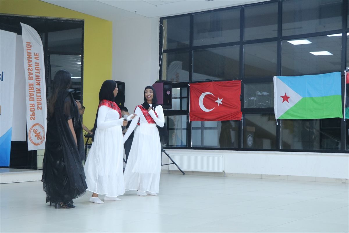 ÇAKÜ'de öğrenim gören yabancı öğrenciler ülkelerinin kültürlerini tanıttı