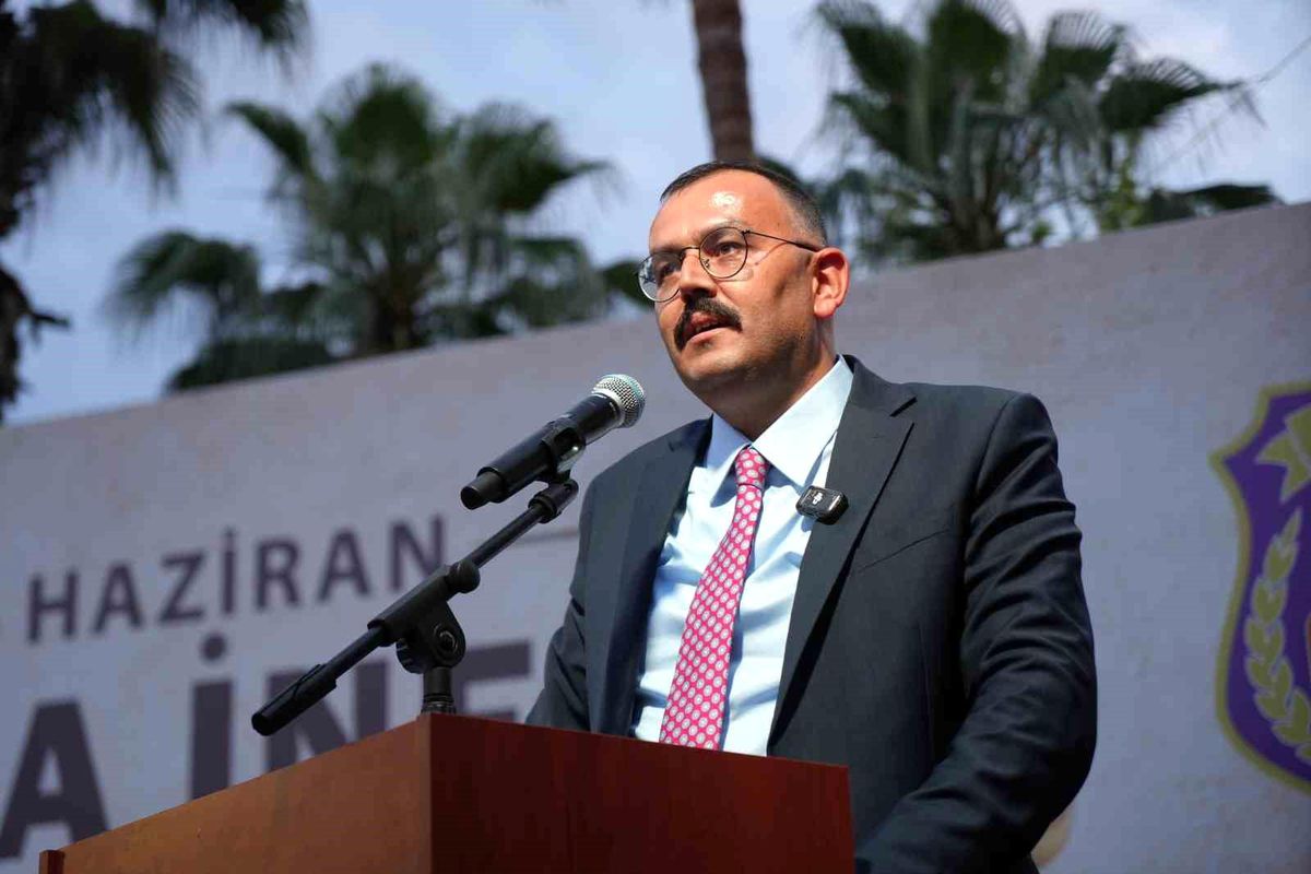 Antalya'da düzenlenen Ceza İnfaz Personeli Günü kutlamalarından bir kare