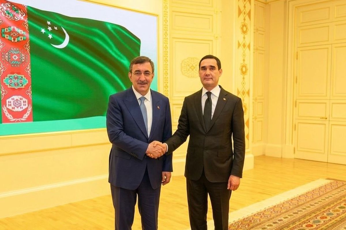Cumhurbaşkanı Yardımcısı Cevdet Yılmaz ve Türkmenistan Devlet Başkanı Serdar Berdimuhamedov bir araya geldi.
