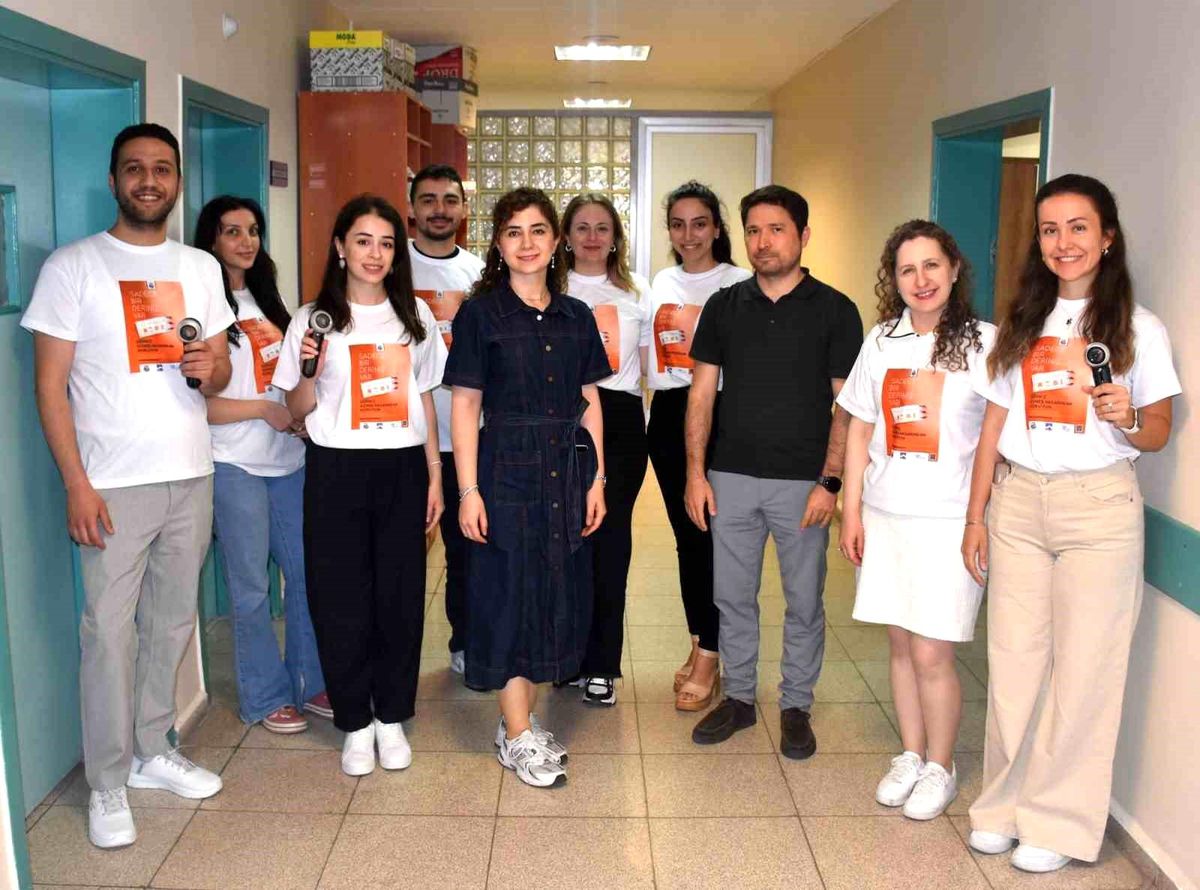 Eskişehir Osmangazi Üniversitesi Hastanesi'nde vatandaşlara ücretsiz deri kanseri taraması yapıldı.