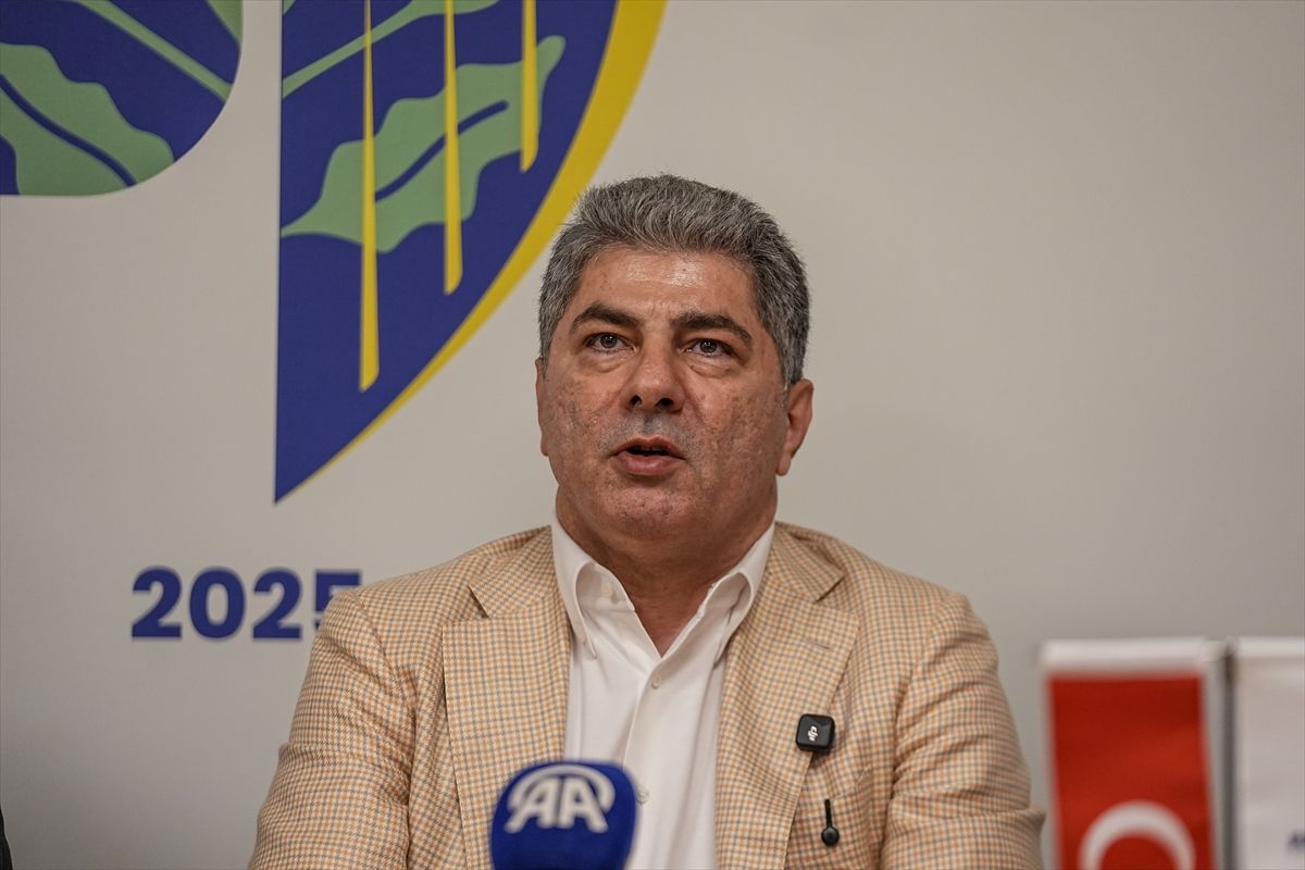 Fenerbahçe başkan adayı Hakan Safi Bursa'da üyelerle buluştu