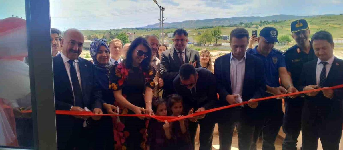 Gölbaşı Halk Eğitim Merkezi yılsonu sergisi açıldı