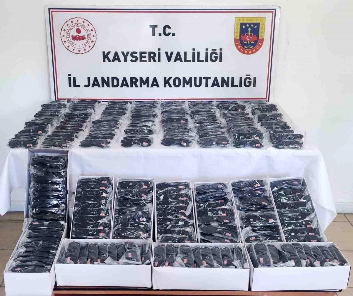 Kargo yolu ile 3 milyon TL'lik kaçak gözlüğe jandarma operasyonu