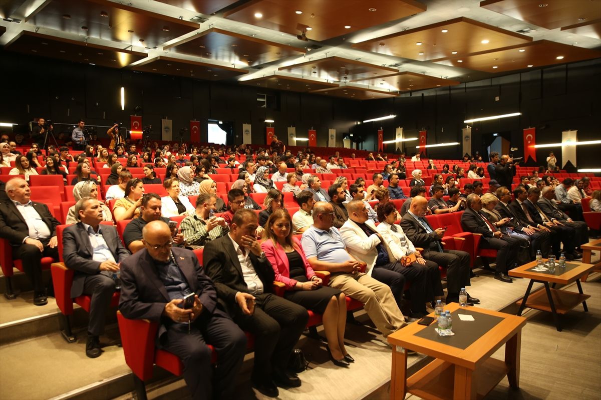 Kayseri'de 'Bağımlılık Zirvesi' düzenlendi