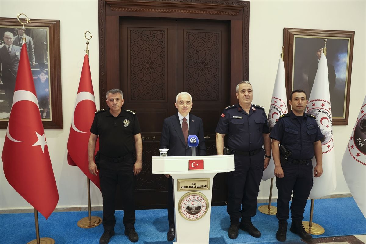 Kırklareli'nde insan kaçakçılığı yaptıkları iddiasıyla 15 organizatör tutuklandı