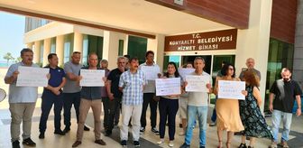 Konyaaltı Belediyesinde ikramiye ve sosyal haklarını alamayan memurlar eylem yaptı