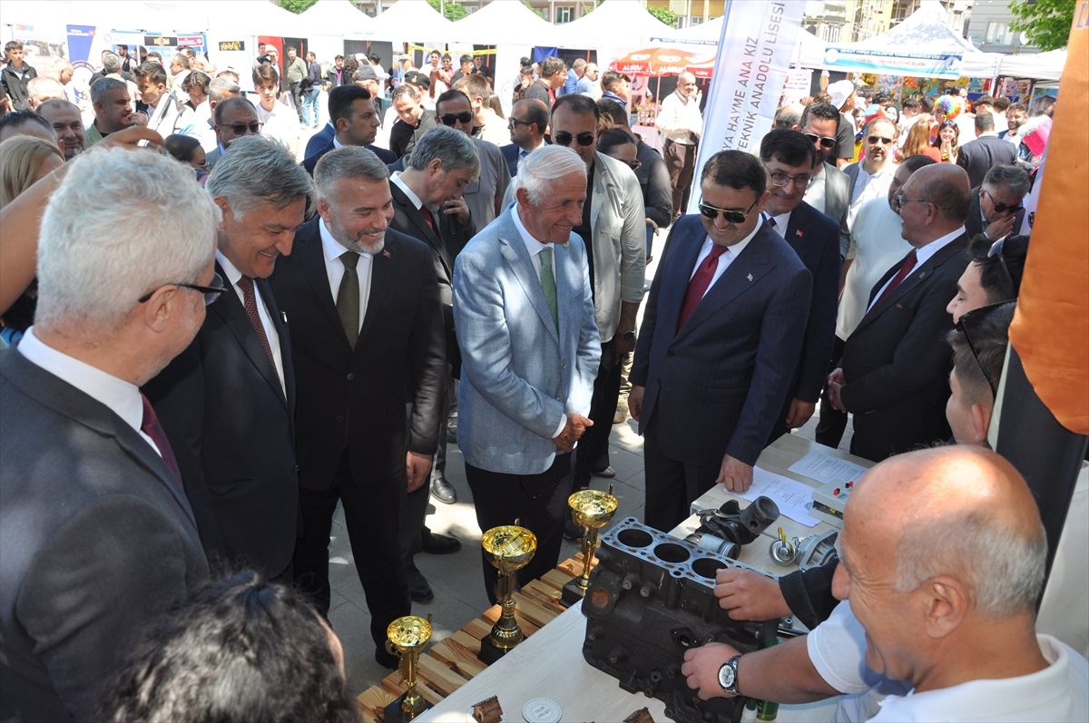 Kütahya'da Mesleki Eğitim, İstihdam ve Kariyer Fuarı açıldı