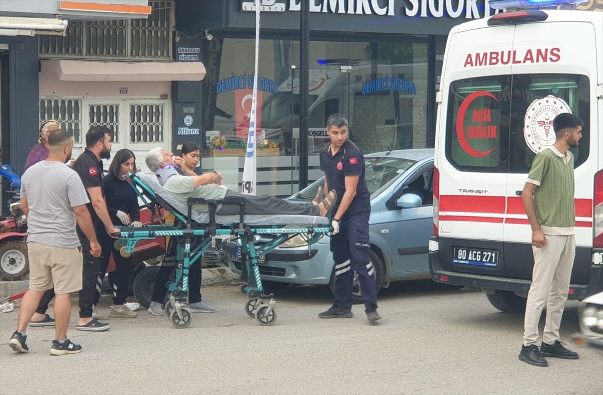 Osmaniye'de motosikletin yayaya çarptığı kazada 2 kişi yaralandı