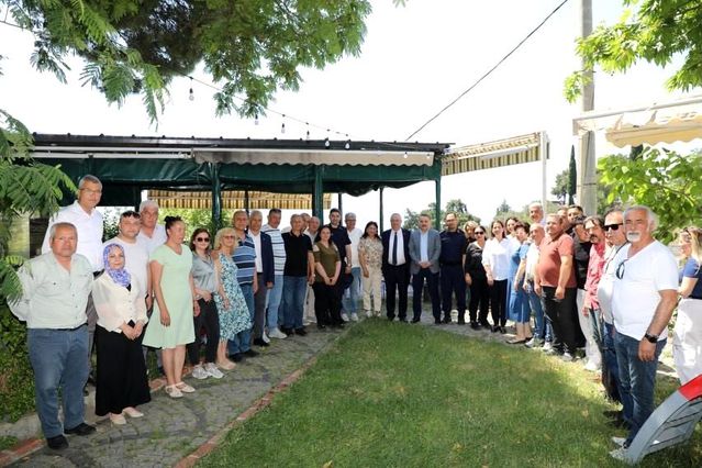 Protokol ve muhtarlar Altınoluk'ta bir araya geldi