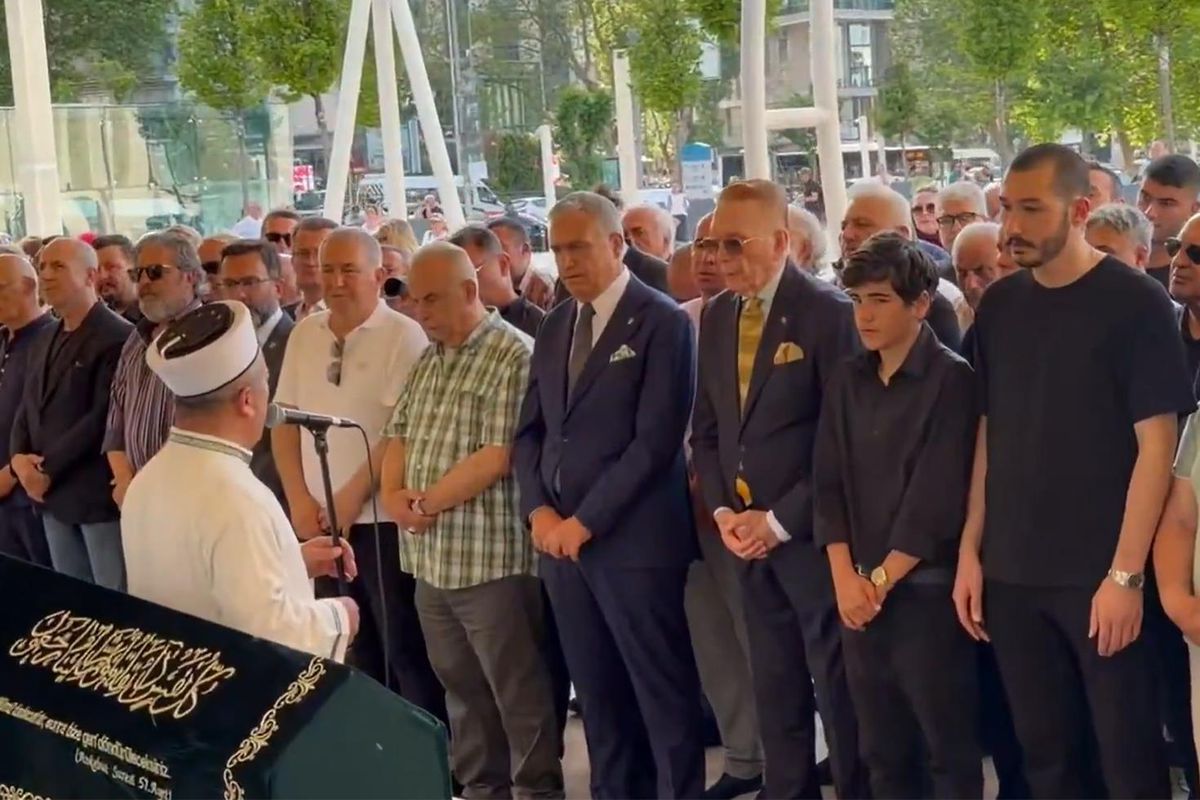 Reha Muhtar'ın cenaze töreninden görünüm