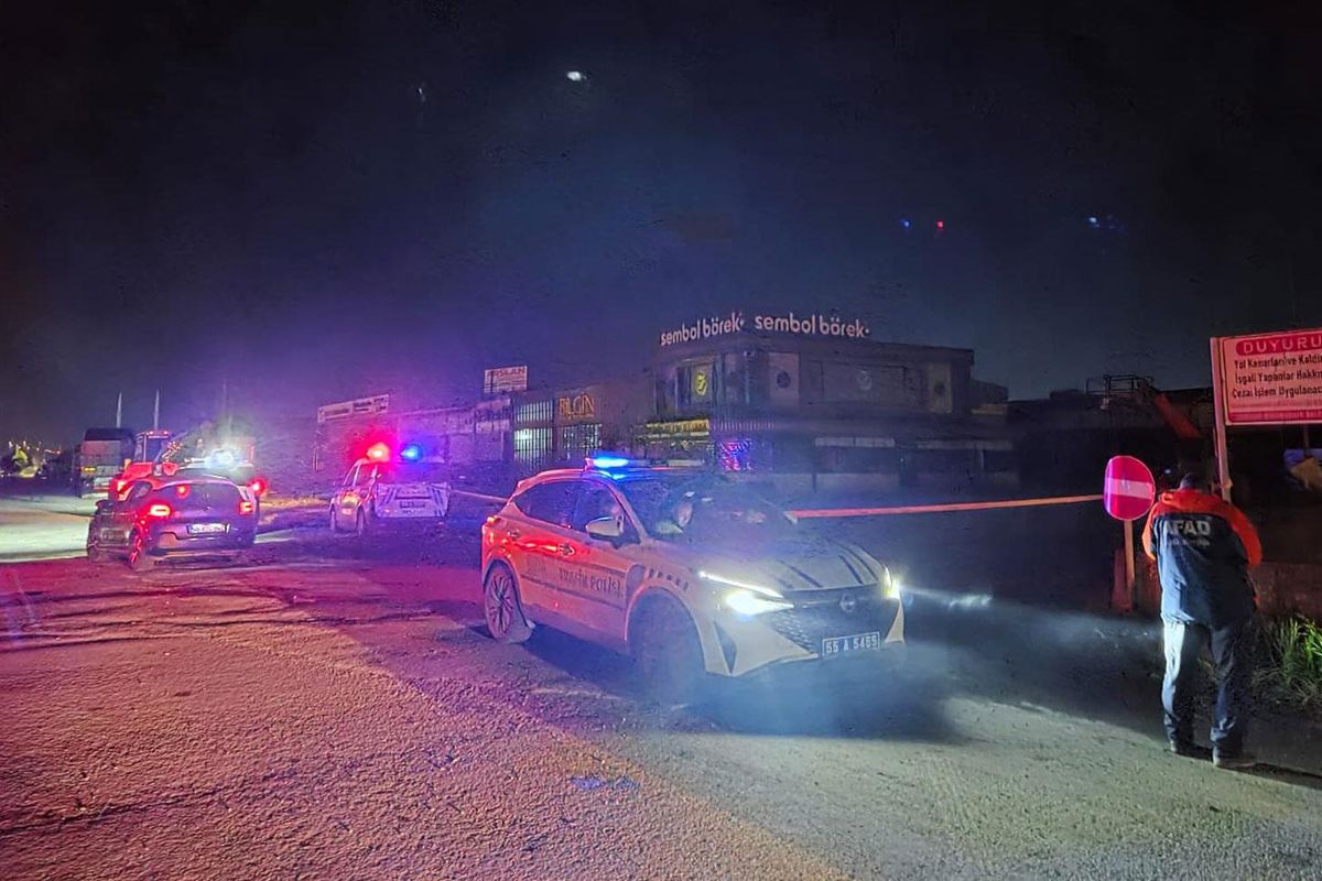 Tüfekle açılan ateş sonucu oluşan kimyasal sızıntıdan 6 polis etkilendi