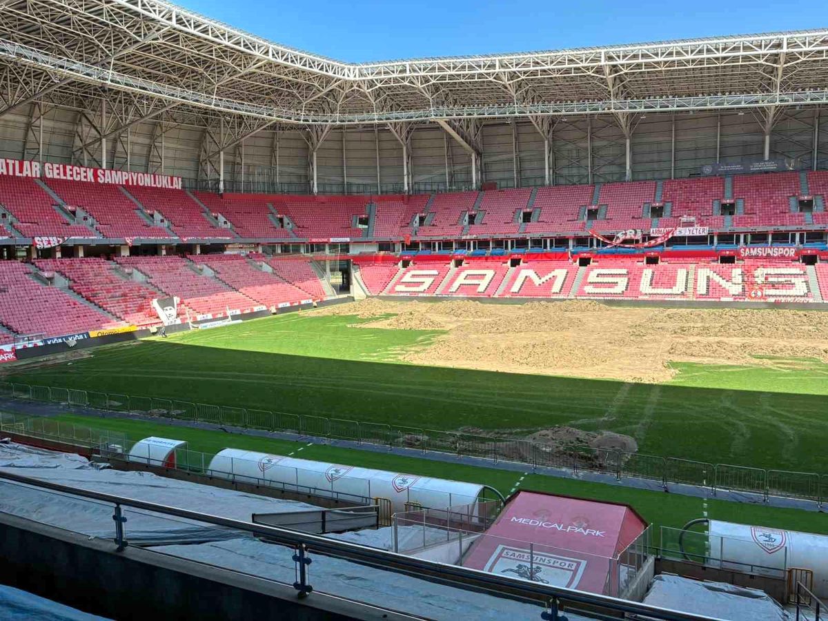 Samsunspor'un stadının zeminine ısıtma ve soğutma tesisatı döşeniyor