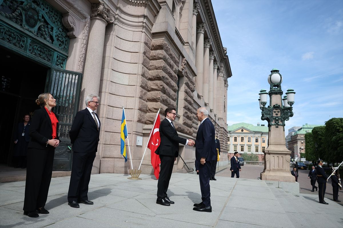 TBMM Başkanı Kurtulmuş, Stockholm'de İsveç Parlamentosu Başkanı Norlen ile görüştü