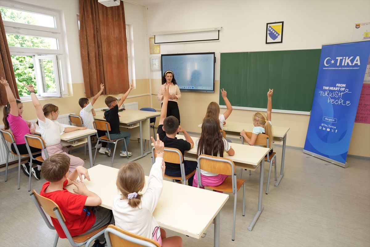 TİKA'dan Bosna Hersek'teki okullara teknolojik ekipman desteği