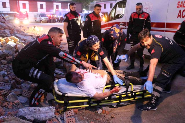 Trabzon'da deprem tatbikatı gerçeğini aratmadı