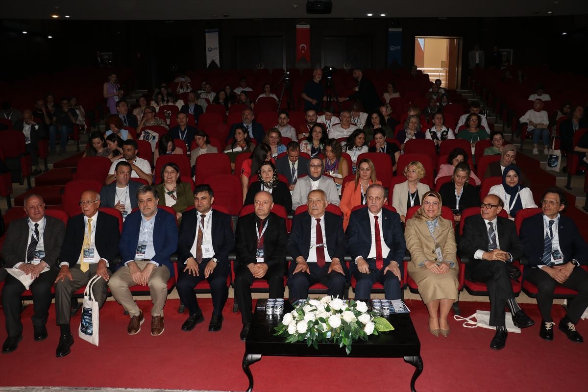 Trabzon'da 'Sağlık Profesyonellerinin Eğitiminde Yapay Zeka ve Simülasyon Kongresi' başladı