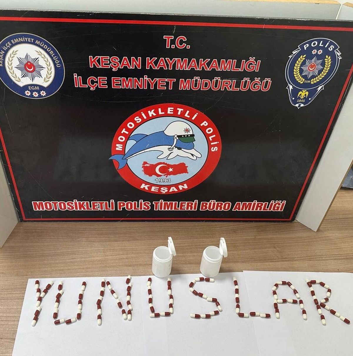 Uyuşturucuyla yakalanan plakasız motosikletin ehliyetsiz sürücüsüne 128 bin lira ceza