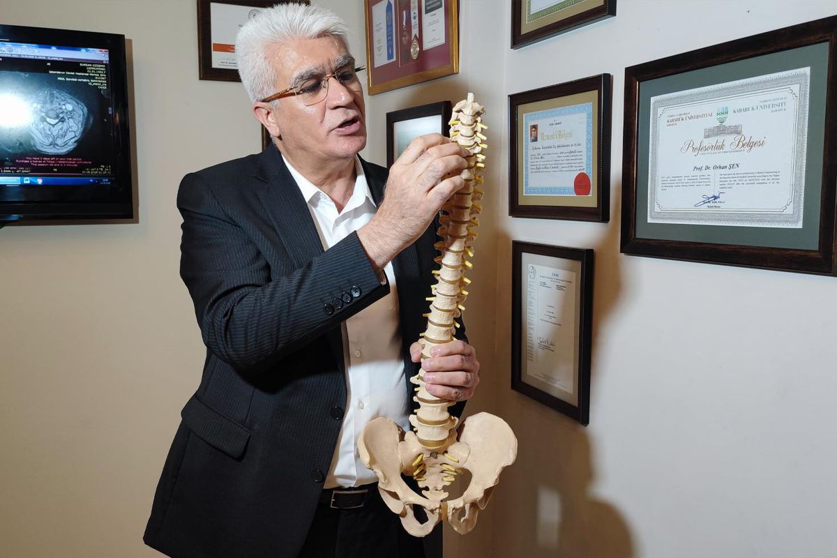 Başının üzerine suya atlayanlar dikkat: Bir anlık hata ömür boyu felce neden olabilir
