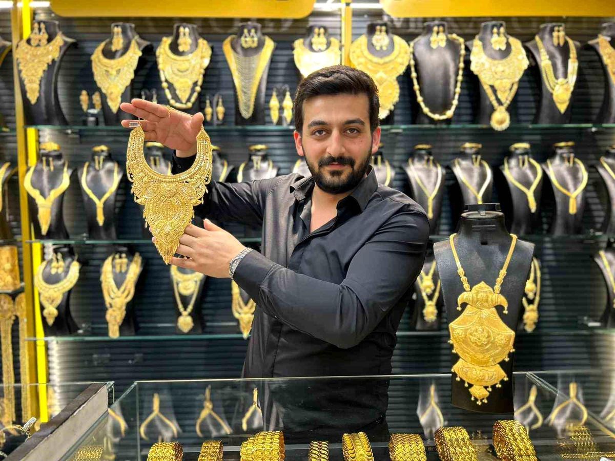 Van'da düğün yapanların yeni tercihi altın görünümlü setler