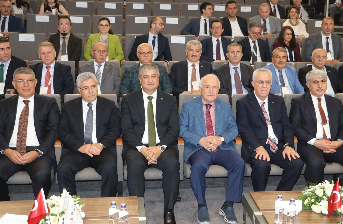 Adana'da İş Hukuku Sempozyumu Başladı