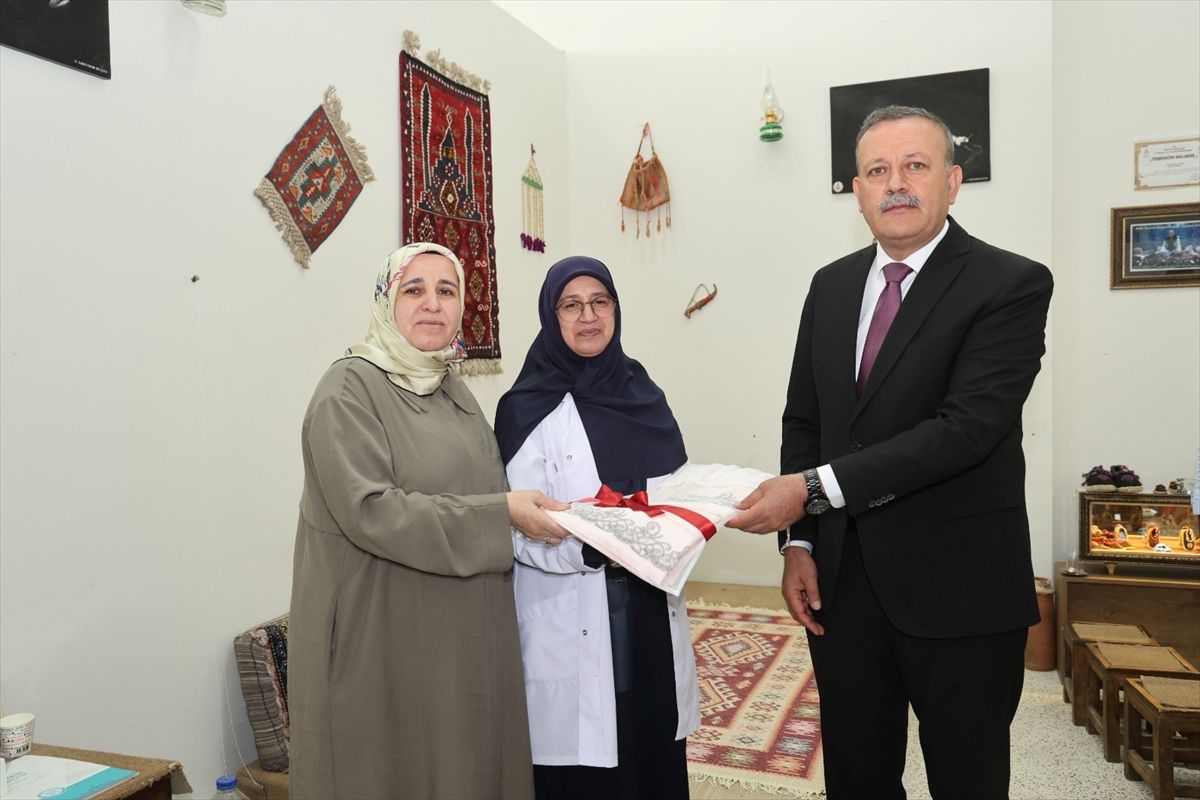 Bitlis'te 'el sanatları ve giyim ürünleri sergisi' açıldı