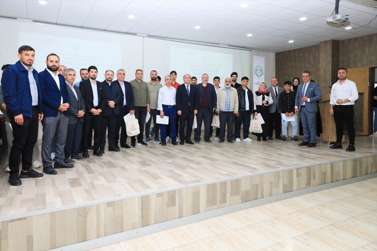Bitlis'te 'Genç Nidalar Kur'an-ı Kerim'i Güzel Okuma Yarışması' yapıldı