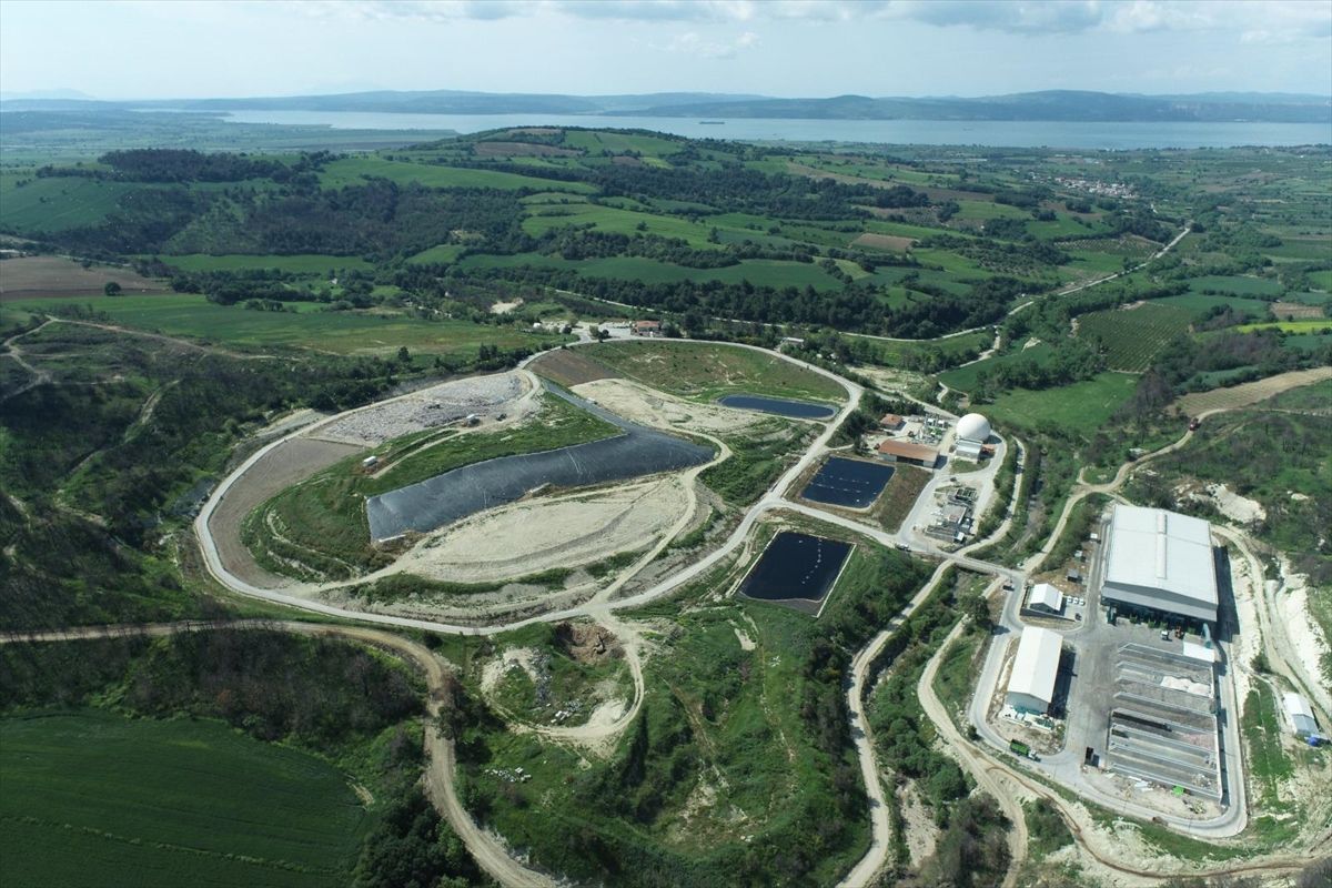 Çanakkale'de yılda 100 bin ton atık enerji ve ham maddeye dönüştürülüyor