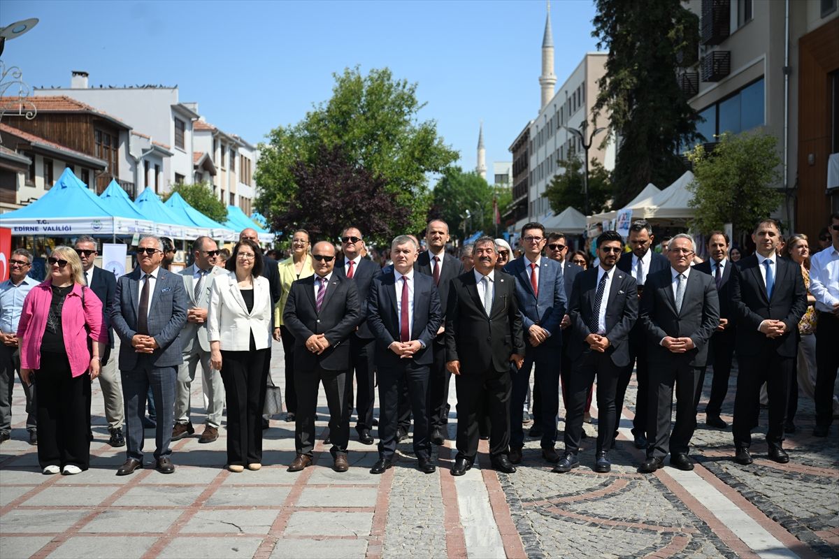 Edirne'de Hayat Boyu Öğrenme Haftası kapsamında sergi açıldı