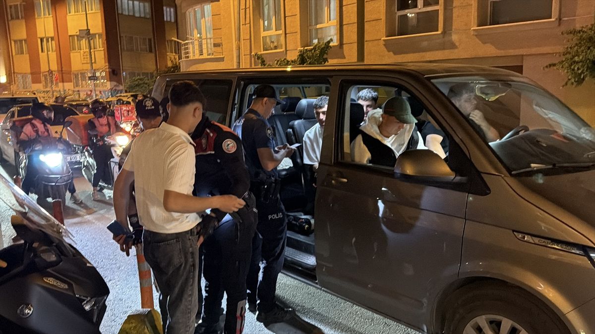 Eskişehir'de polis trafik denetimi yaparken