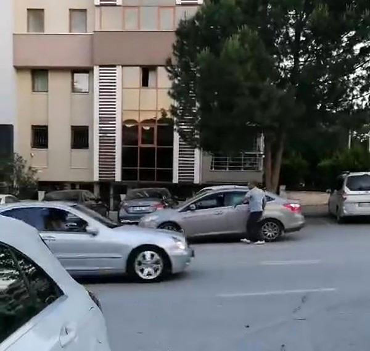 Denizli'de Pompalı Tüfekli Saldırganın Kaçış Anları Kamerada