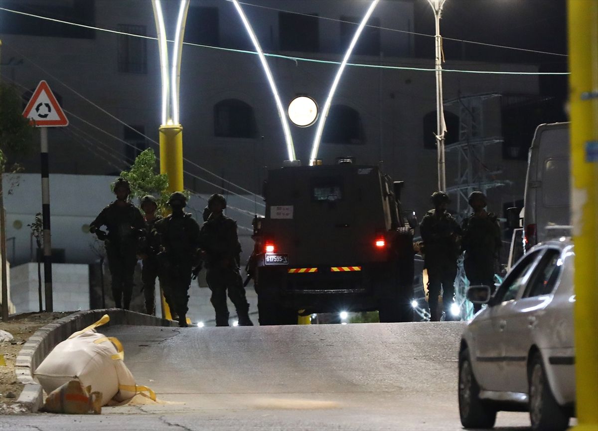 İsrail askerleri, işgal altındaki Batı Şeria'da biri 7 aylık bebek 3 kişiyi yaraladı