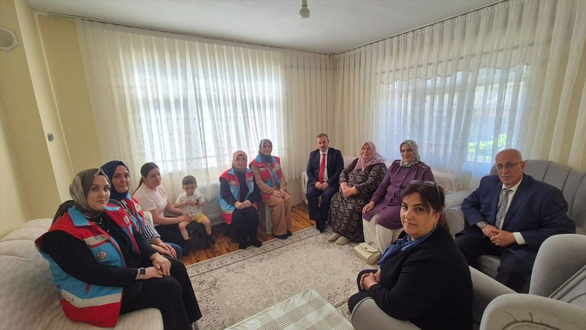 Kaymakam Kadir Perçi ev ziyaretlerine devam ediyor