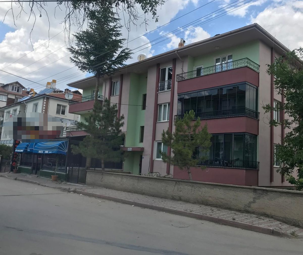Komşusu kadını bıçaklayarak öldürdü, suç aletiyle yakalandı