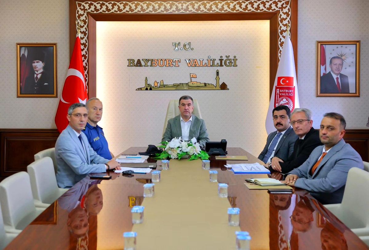LGS öncesi Bayburt'ta alınan güvenlik tedbirleri toplantıda görüşüldü